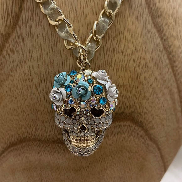 Betsey Johnson Jewelry - New with Tag Betsey Johnson Gold Sugar Skull blue and White Flowers necklace